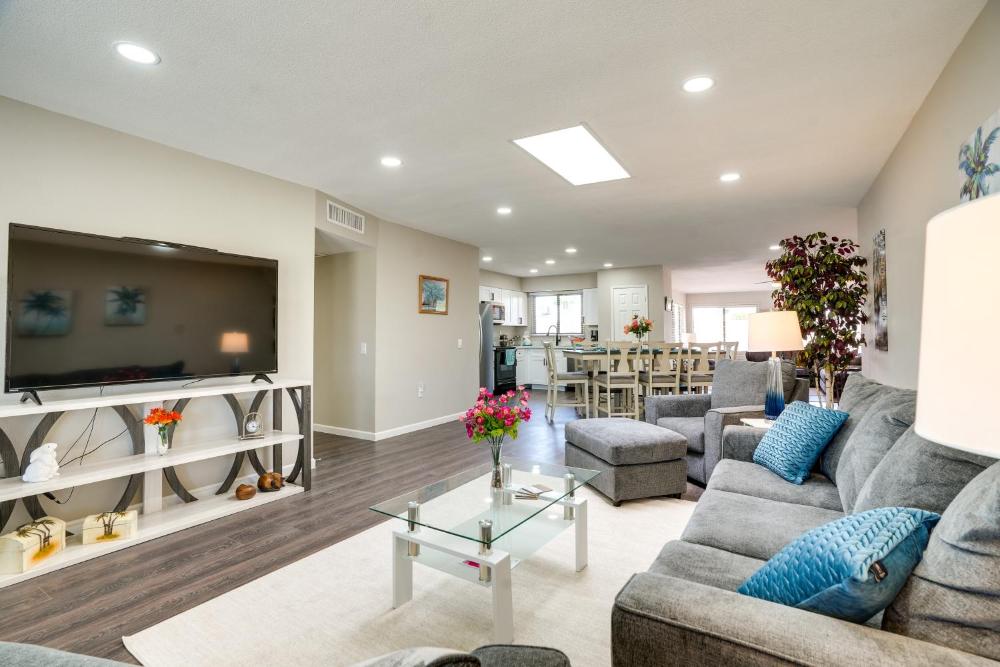 Golfers Oasis! 55 and Sun City West Retreat with Pool